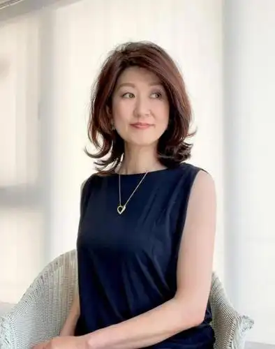 50岁的女人,建议避开这3种发型,不仅大妈感十足,还显老没气质