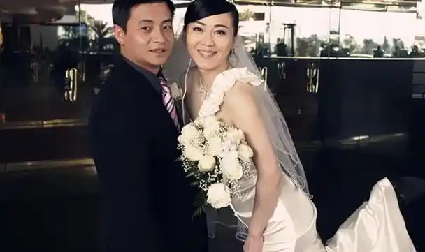 52岁"影后"李琳:被前夫一巴掌扇到离婚,二嫁世界冠军幸福甜