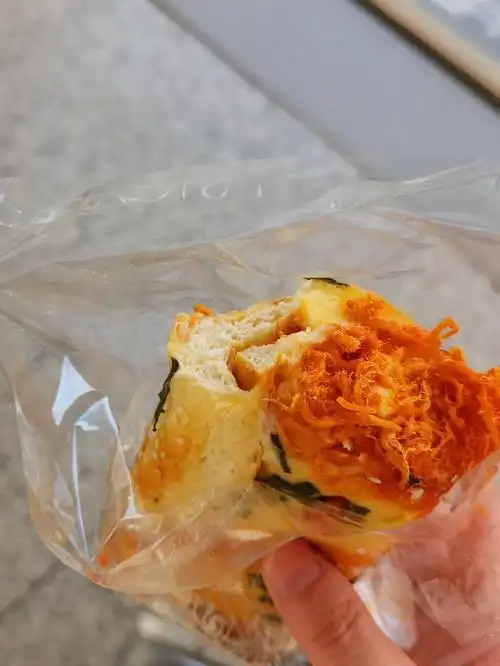 高铁站候车吃到了超好吃的面包