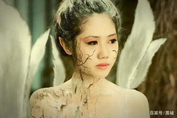 你知道真实的狐狸精世界是什么样子吗?