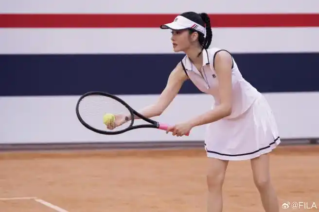 fila品牌大使##fila网球##杨采钰打网球好飒##杨采钰高马尾编发网球