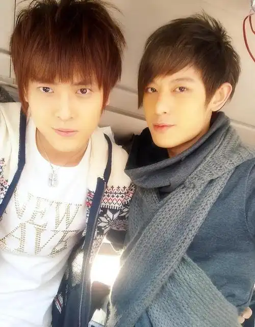 早期付辛博比井柏然帅现在过了近20年井柏然的颜值领先了