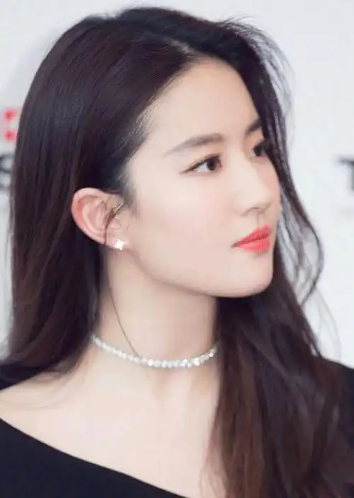 刘亦菲面相变了(刘亦菲脸型变化)-天晟网