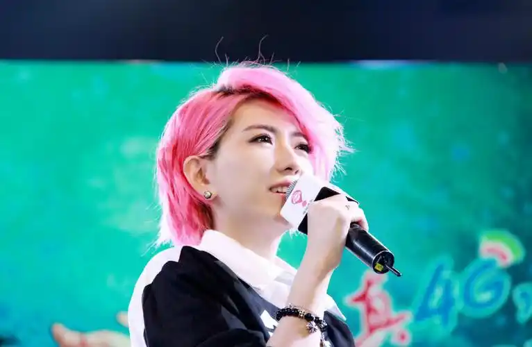 2011年快乐女声全国季军刘忻