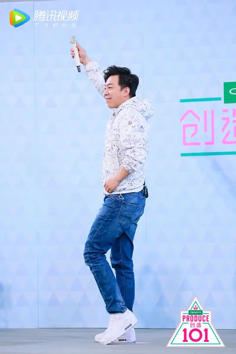 电影《一出好戏》导演黄渤登《创造101》和女团成员互飙土味情话谈