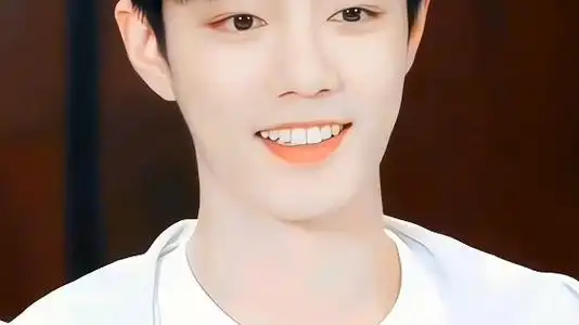 肖战治愈系笑容