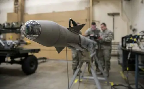 最致命的"响尾蛇",美军f-15的aim-9x-blk2空空导弹