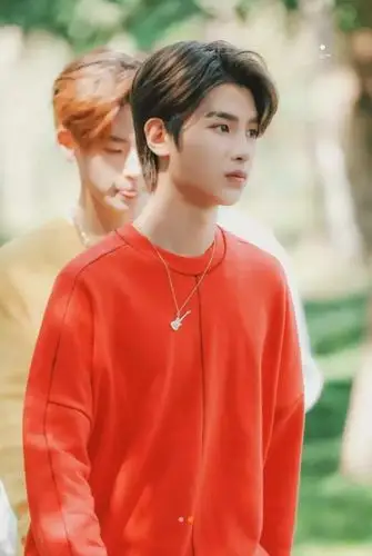 黄明昊:99次告白