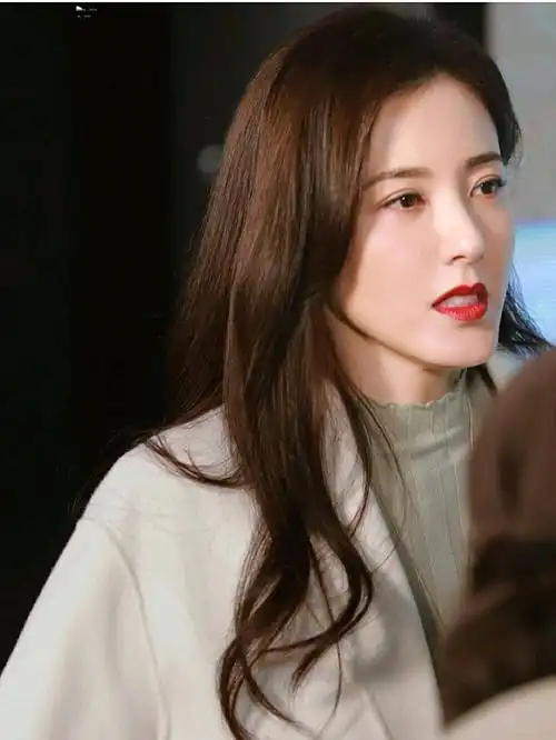 演技长相俱佳的曾黎,为什么就不火