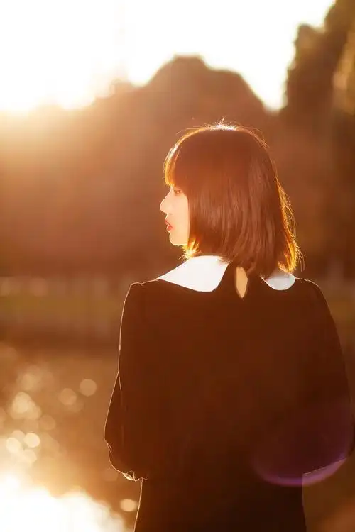 夕阳下的少女|摄影|人像摄影|临风看雪 - 原创作品 - 站酷 (zcool)
