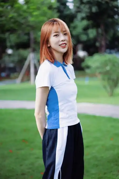 深圳校服是如何打破次元壁成为网红必备的?
