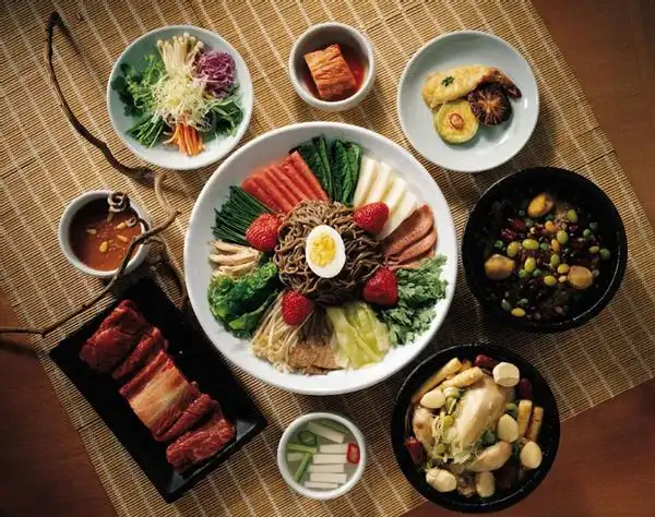 除了韩国那些长相精致的小哥哥之外,韩国的美食也是让无数网友喜欢的