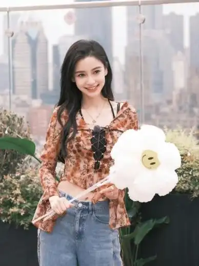 杨颖被曝新恋情与男子庆生前后脚回家过夜助理4字回应超打脸