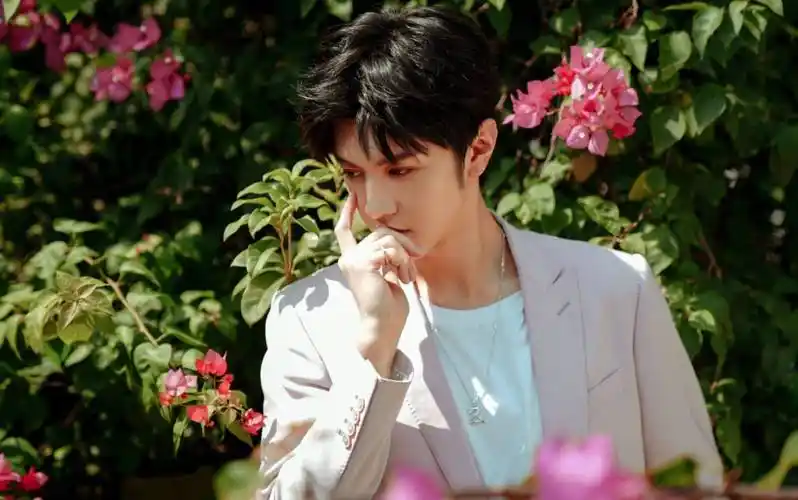 原创娱乐点评易烊千玺张小斐陈哲远阚清子李宏毅惠英红