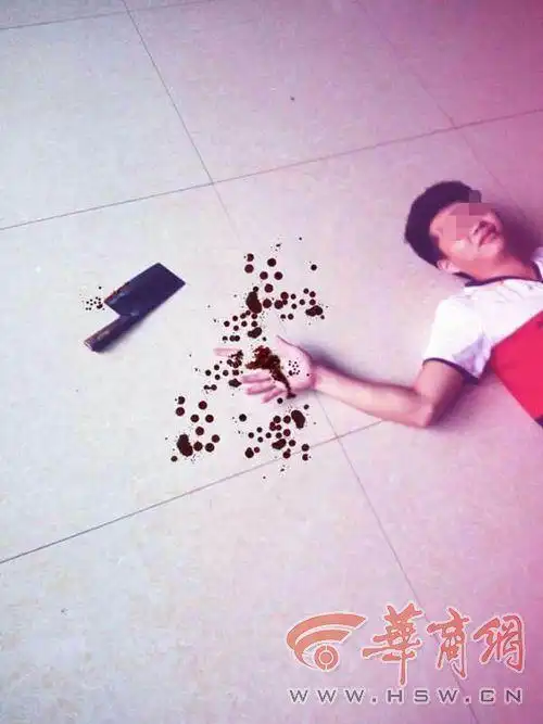 小伙陷传销ps剁手照骗家人钱技术太差引怀疑