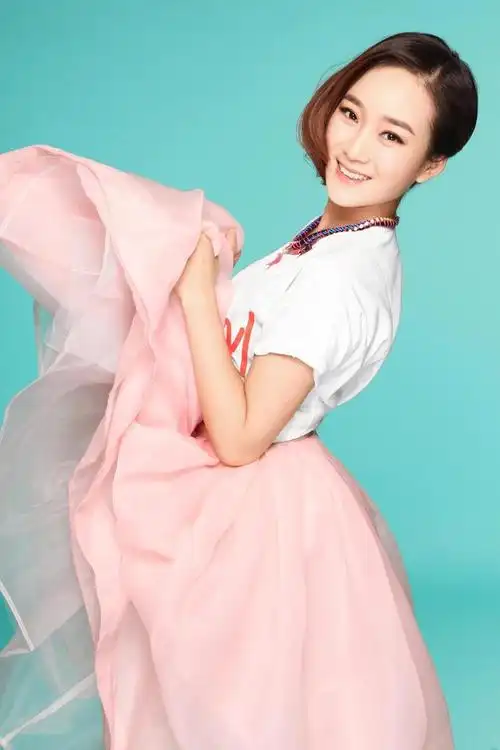 龙梅子绝美照片