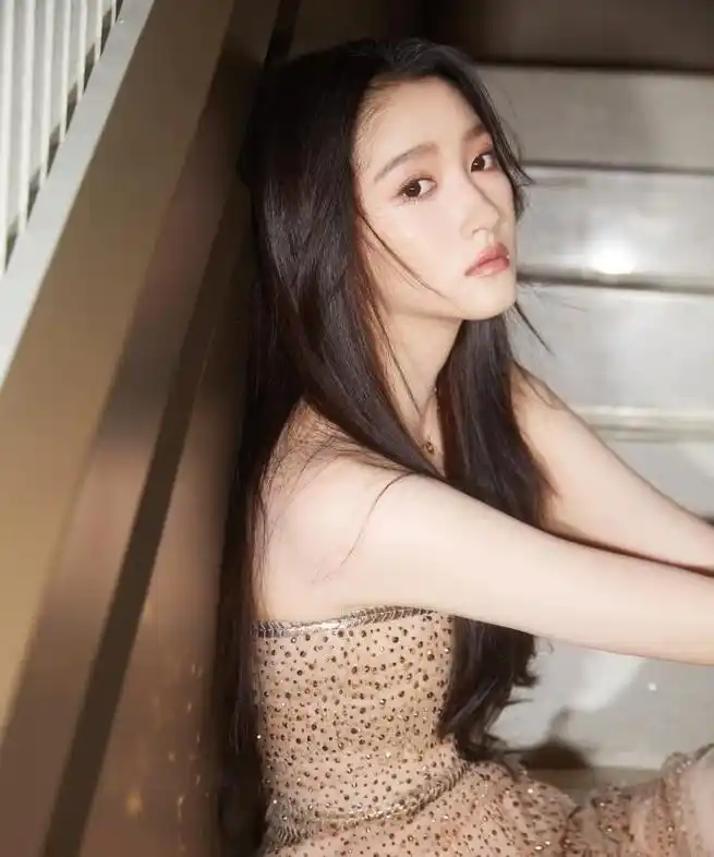 关晓彤最新造型 仙气十足