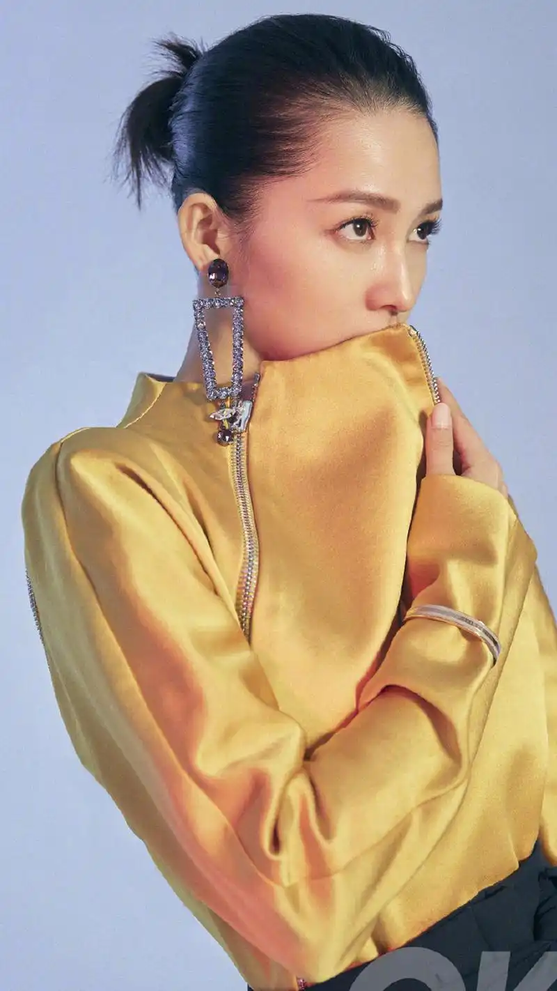 李沁杂志写真高清手机壁纸