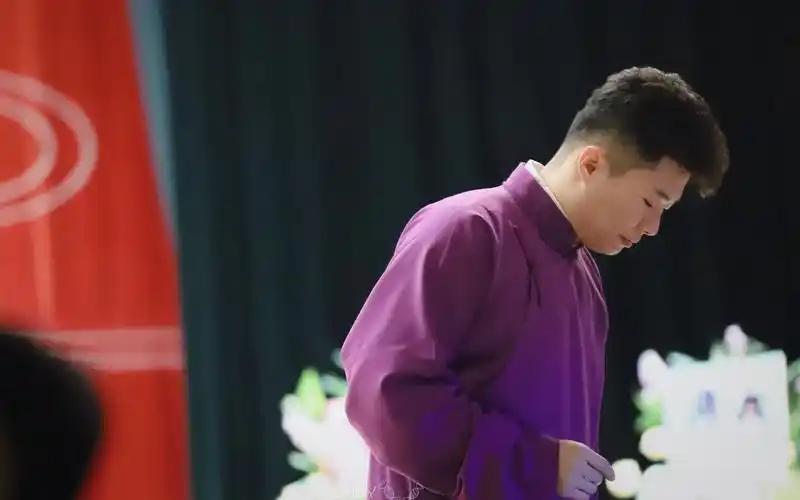 『堂良║主周九良』只留清气满乾坤.