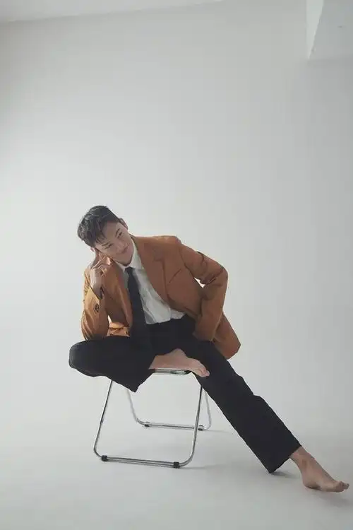 徐仁国超话【220614 news】新专相关图,今天的物料是会把人下巴惊掉的