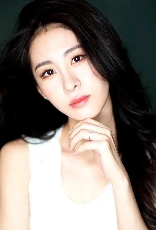 "三年后回望:华晨宇与张碧晨,未婚之路或是最佳选择"