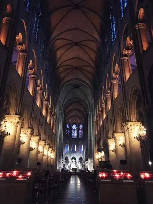 大火前的巴黎圣母院