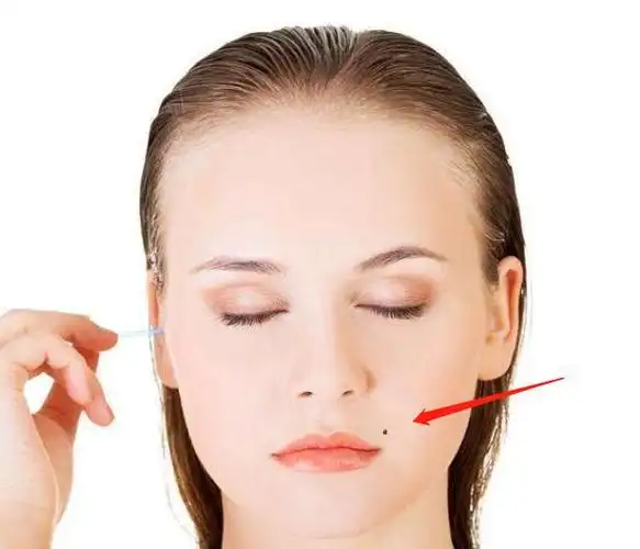 影响女人事业和爱情的3颗痣第2个感情多挫折第1个事业女强人