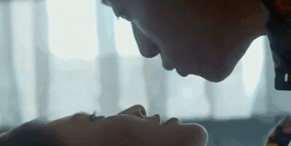 男明星的荧屏初吻都给了谁?张艺兴杨洋霍建华的初吻居然给了ta!