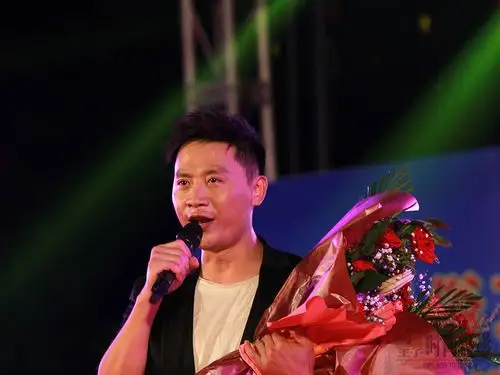 情系家乡晚会上的歌手汤子星_琼海在线摄影版_琼海论坛_琼海在线