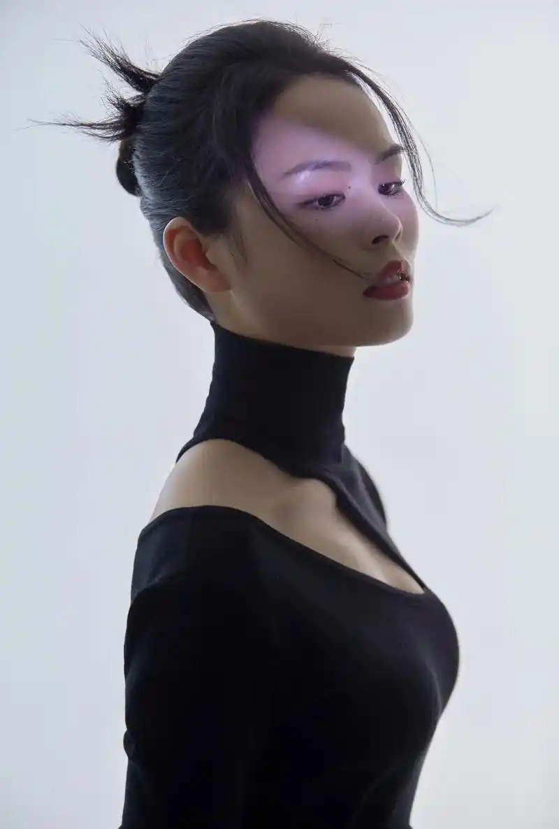 个人写真 #客片分享 #清冷气质 #肖像摄影 - 抖音