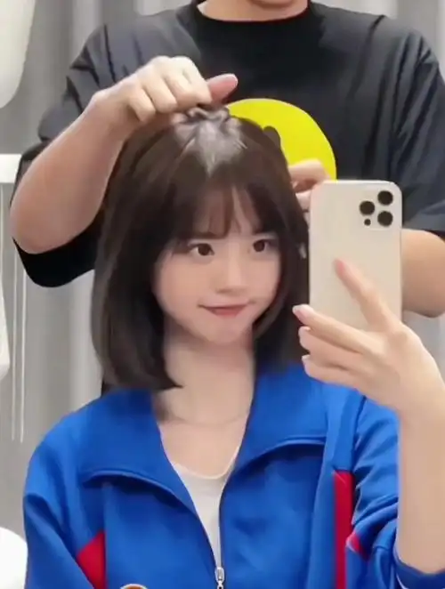 女生齐肩短发减龄发型