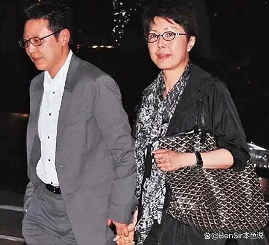 关菊英14岁偷恋人夫50岁嫁豪门富婆成人生赢家