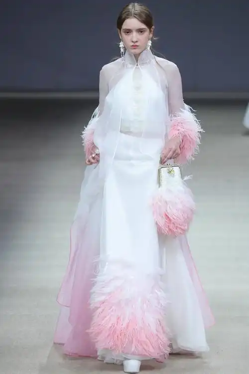 gaia盖娅传说·熊英2017春夏高级成衣于北京发布 昭君系列 主题:"承"