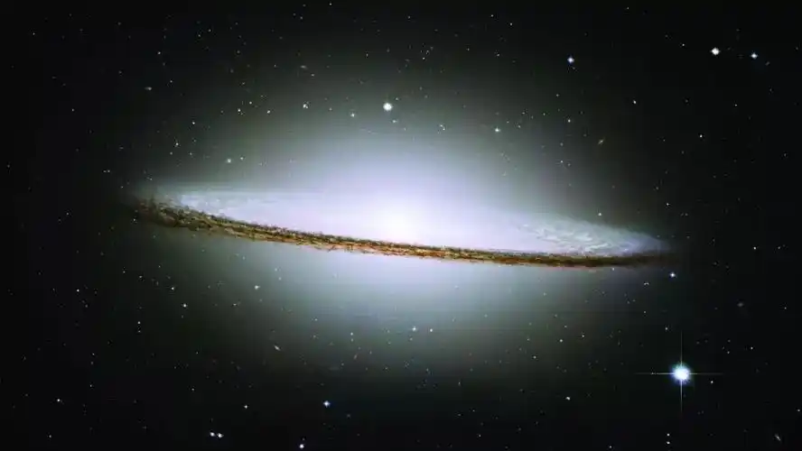 特别令人感兴趣的是特殊核形态,例如在星系中观察到的双核或多核.