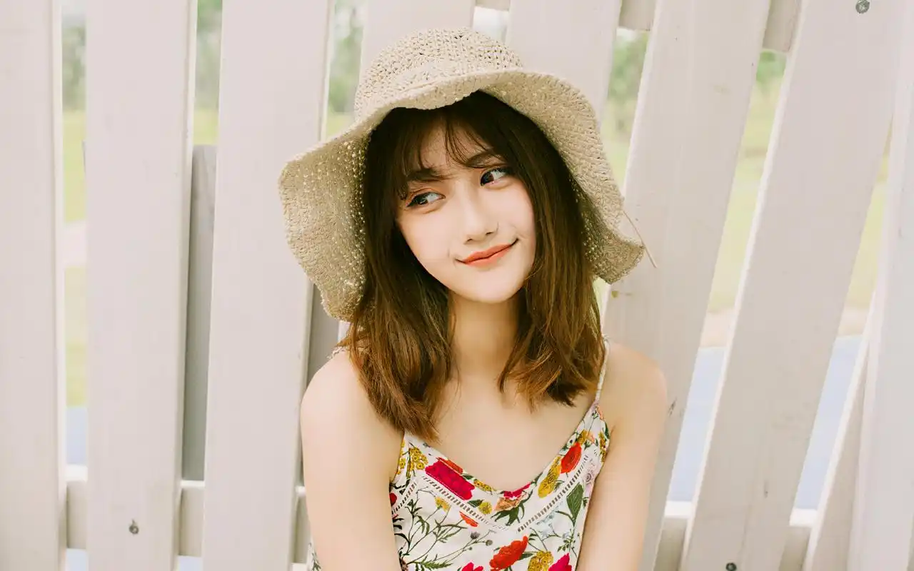 日系少女小清新碎花裙唯美写真高清桌面壁纸