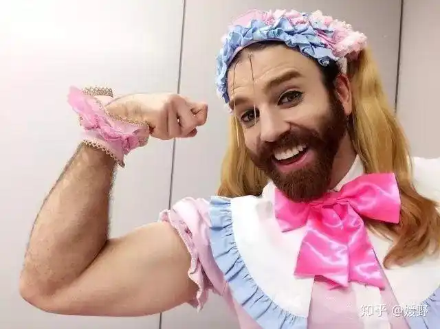 男扮女装可以正常一个人出门吗?