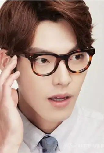 男生三七分斜刘海征战天下 塑造不一样帅气风的短头发