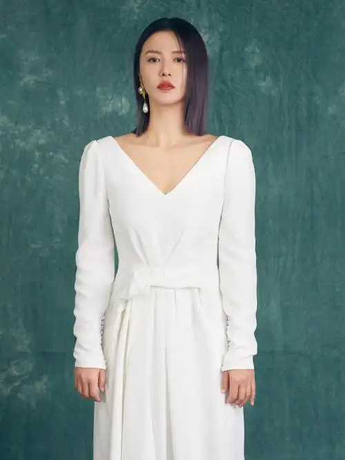 白色长裙的@谭维维,把"仙"字打在公屏上!