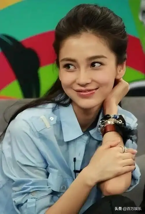 7岁小海绵暴风抽高,手牵外公好暖心|杨颖|嫩模|黄晓明|陈伟霆|娱乐圈