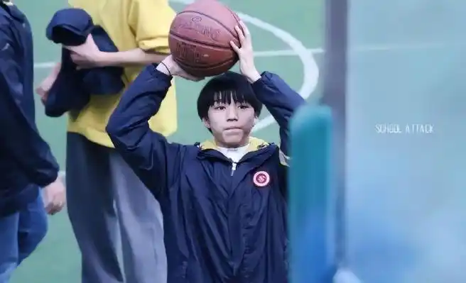 杀青发长文告别野孩子#一些重庆八中时期的小凯97@tfboys-王俊凯