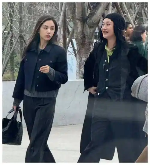 称偶遇了周迅,王子文和阿雅大佬们,并且现场还拍下了多张实锤照片哦!