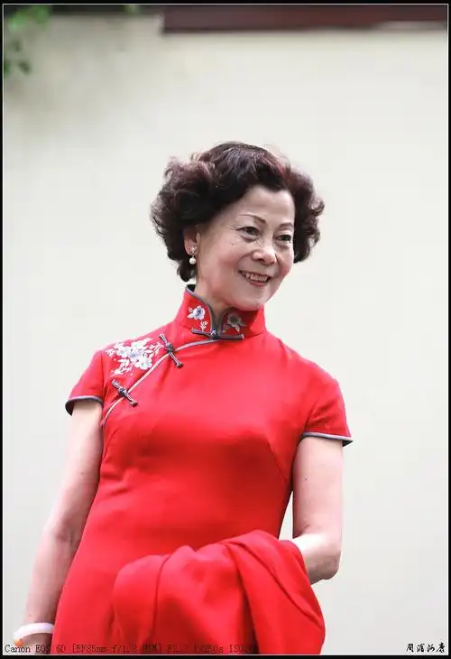 上海武康路徐汇旗袍秀---------老年人的风采