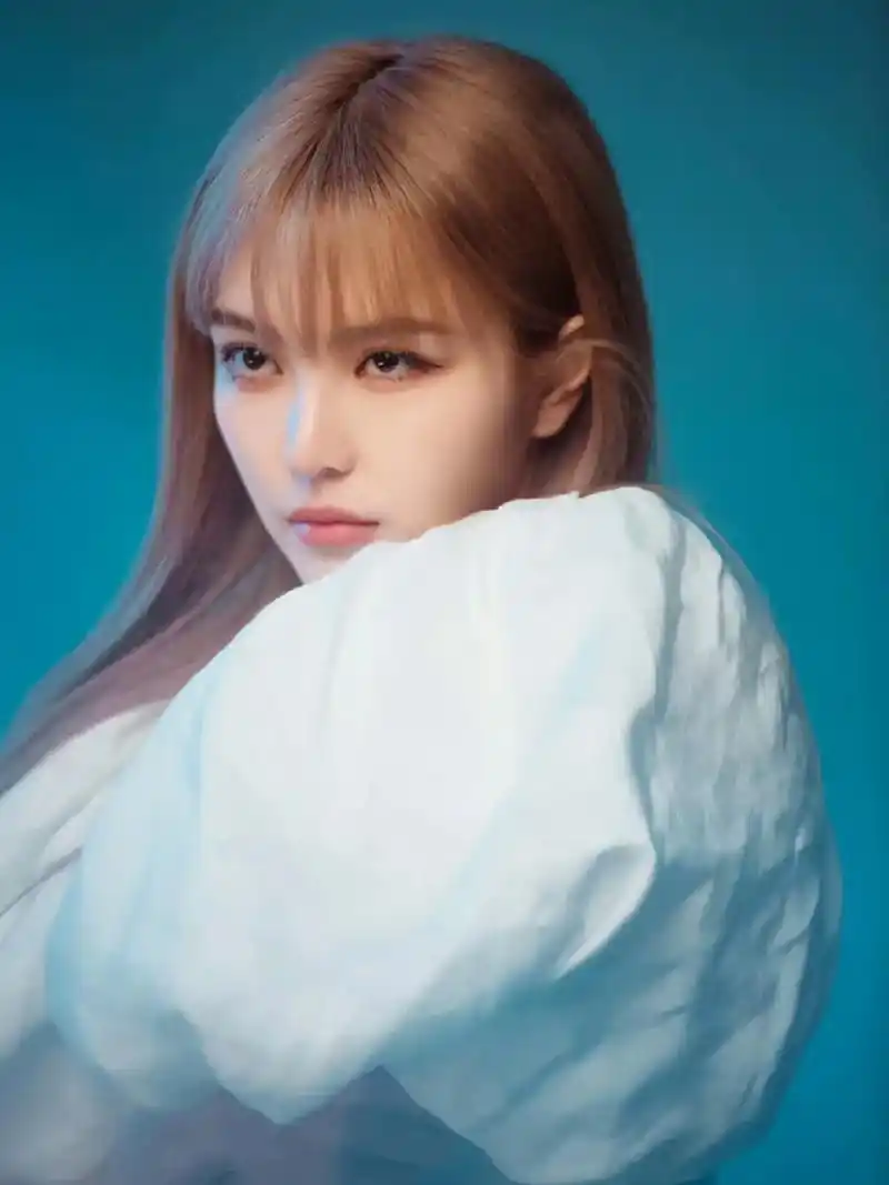 脸混血浓颜风一—周扬青.