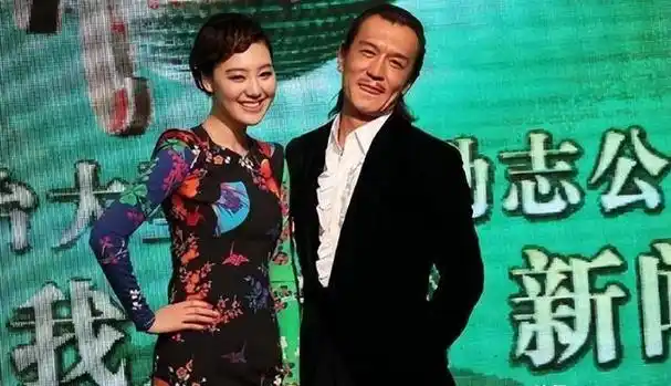 央视女主持王冠:出走央视4年,深陷"桃色绯闻",如今怎么样