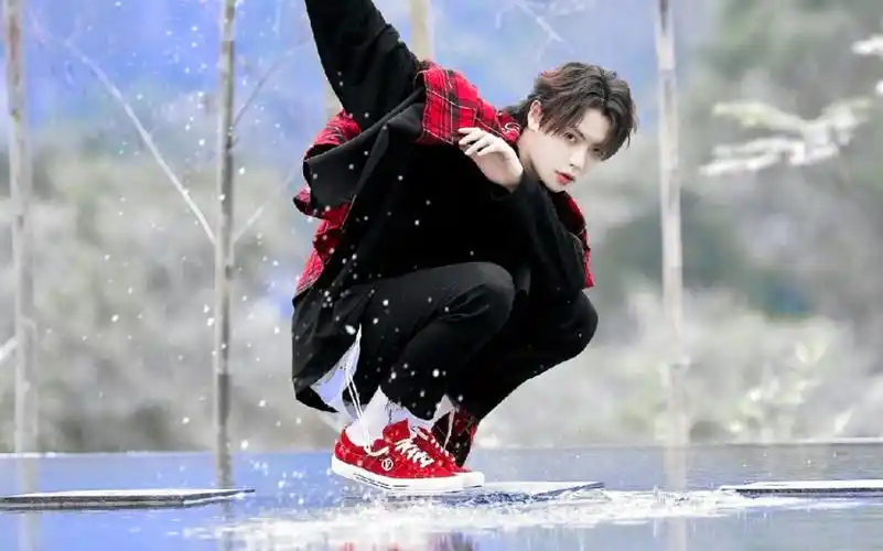 肖宇梁ll一个会舞蹈会武术的男人