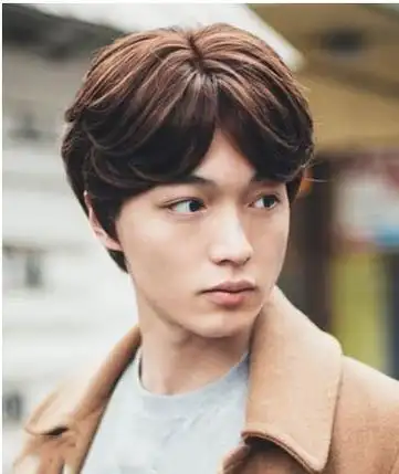 男生中分发型怎么剪好看自然潇洒的中分发型怎么梳