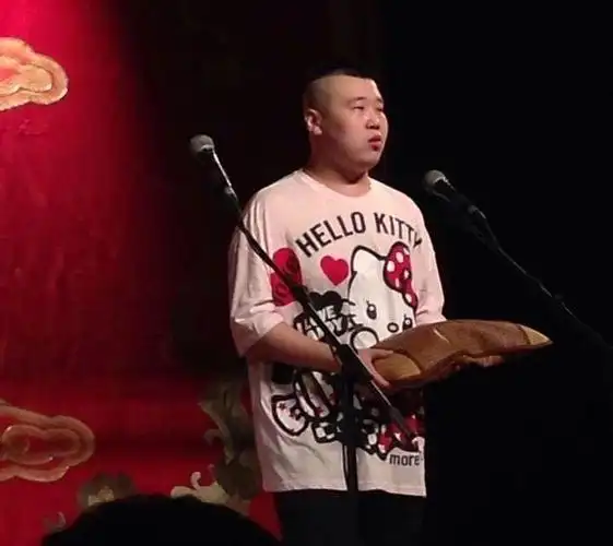 还有现在大热的小辫张云雷的搭档杨九郎