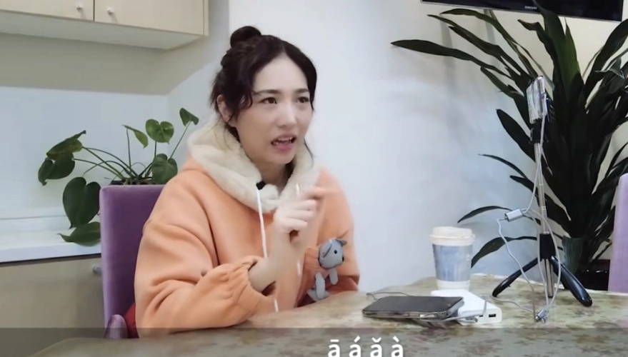 90后上海聋人女孩成人气主播!_蕾欧娜