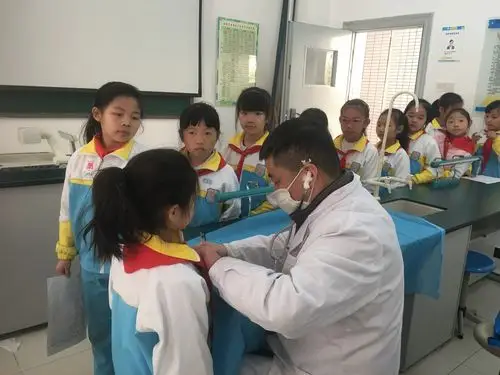 其它 健康体检 快乐成长 写美篇      通过体检学生们对自己的身体有