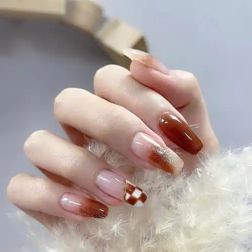 秋冬季必做美甲色系糖炒栗子色